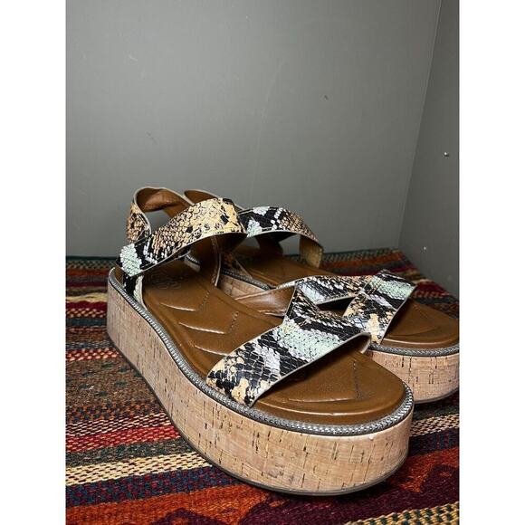 Franco Sarto Ozio Snakeskin Reptile Printed Platform Ankle Strap Sandal size 10 - Picture 3 of 9